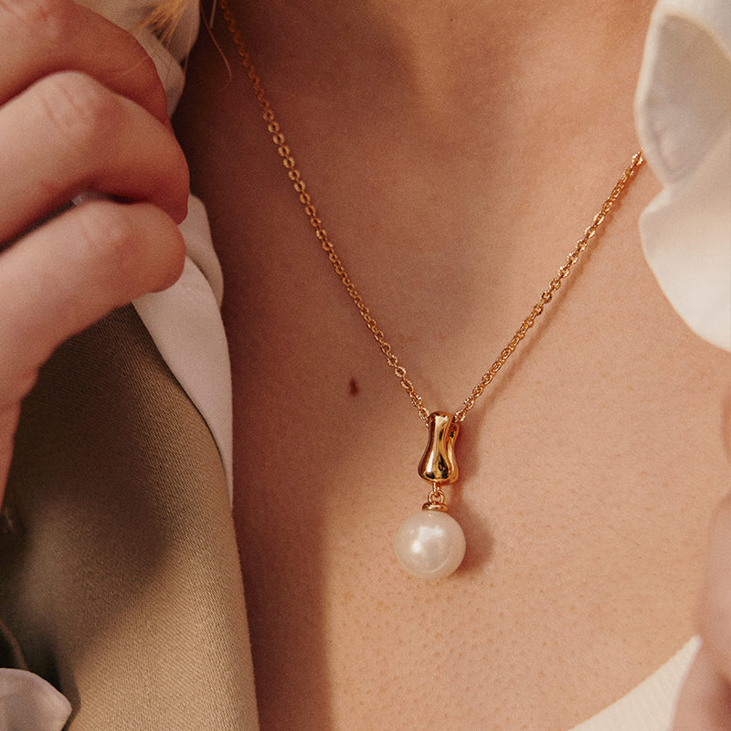 Golden Milk Pearl Necklace