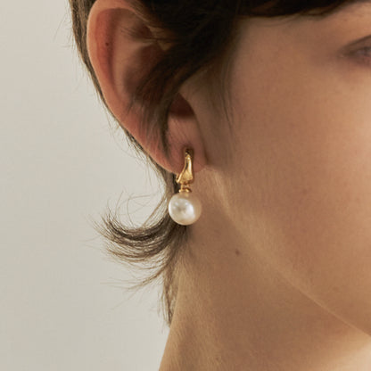 Golden Milk Pearl Earrings